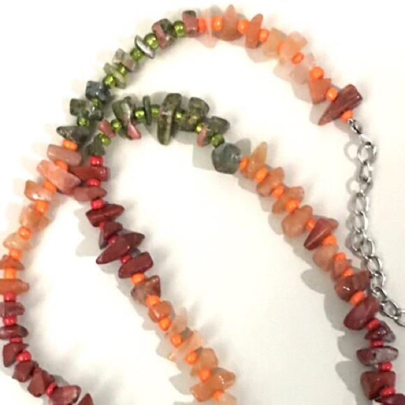 Multi Gemstone necklace with Green pendant - Picture 4 of 9